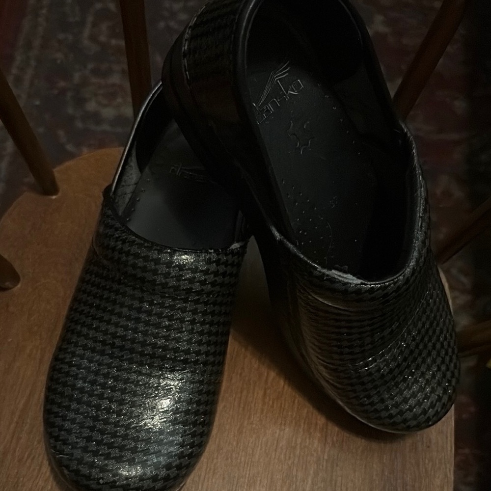 Dansko womens Black Houndstooth clogs